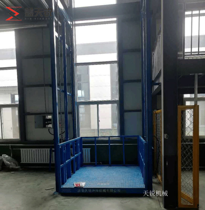 万宁导轨式升降机验收合格